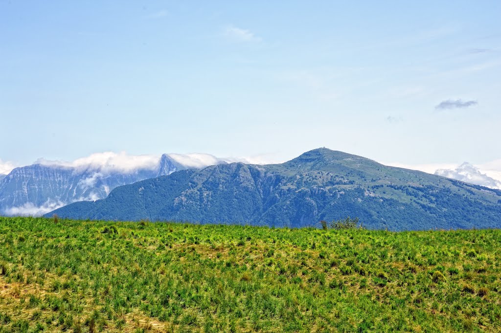 Pogled z vrha Ivanca na Krn in Matajur by Valter Erzetič New