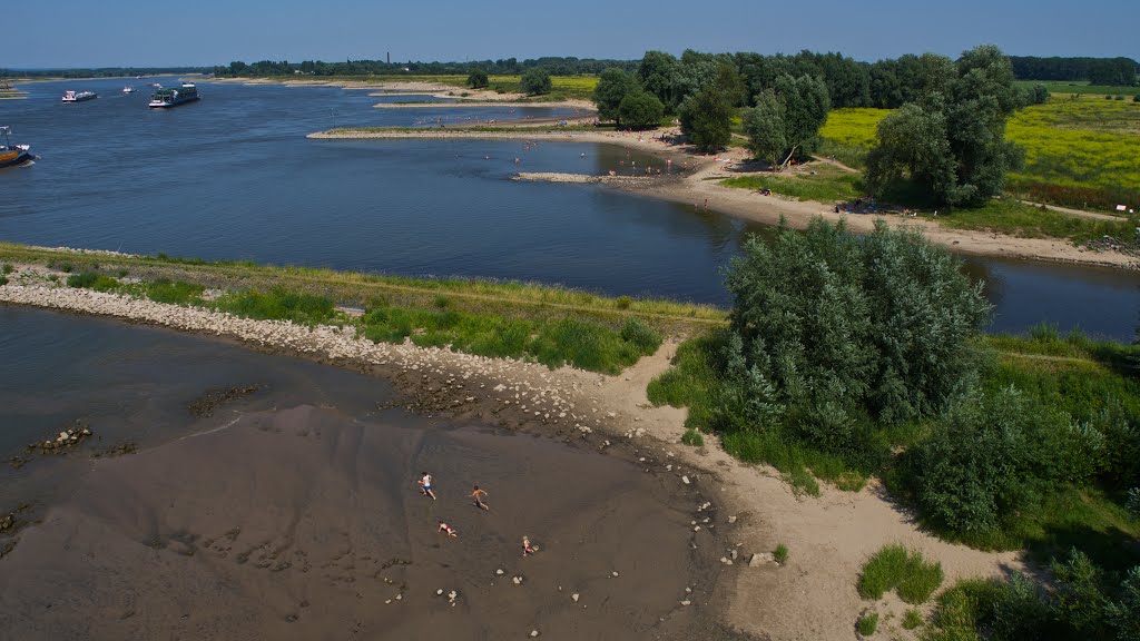 Waalstrand Nijmegen by Ron Moes