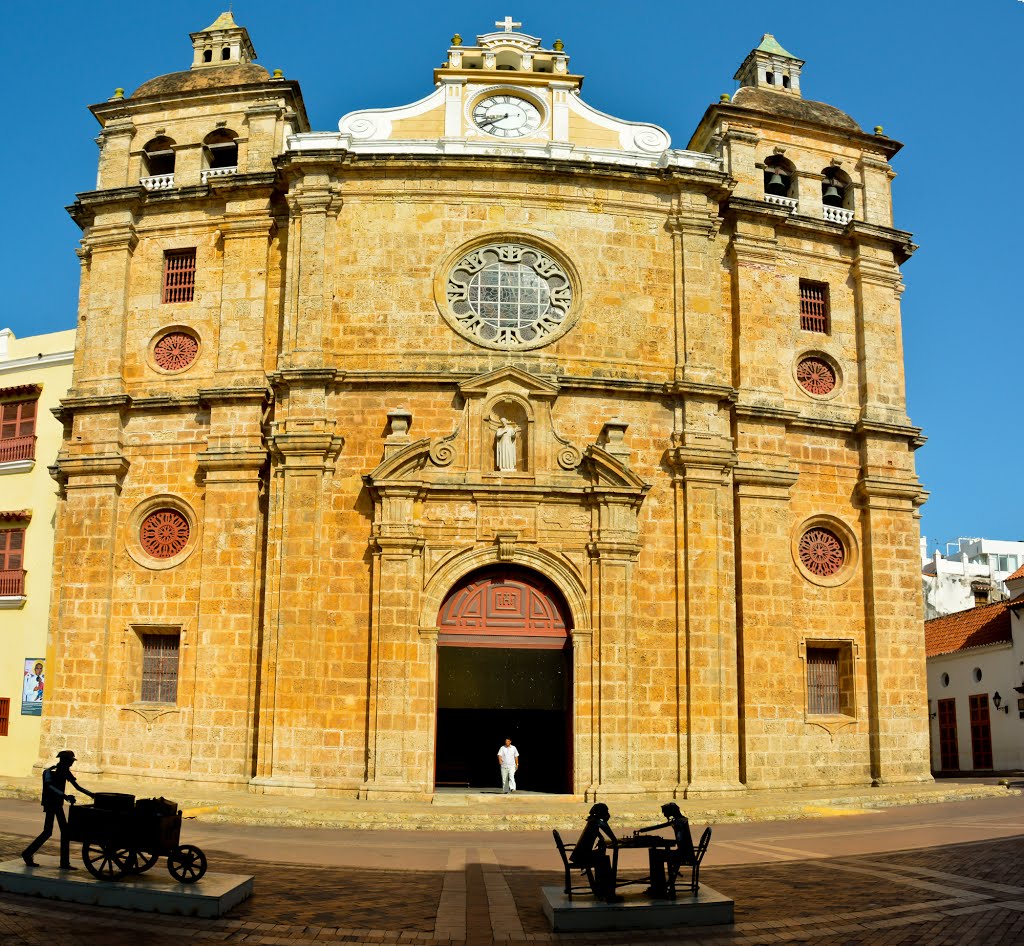 El Centro, Cartagena, Bolivar, Colombia by Leo Aja