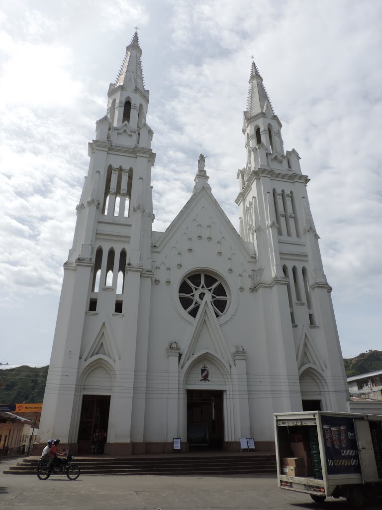 Catedral Nuestra Señora del Carmen, Líbano - Tolima by German Velez