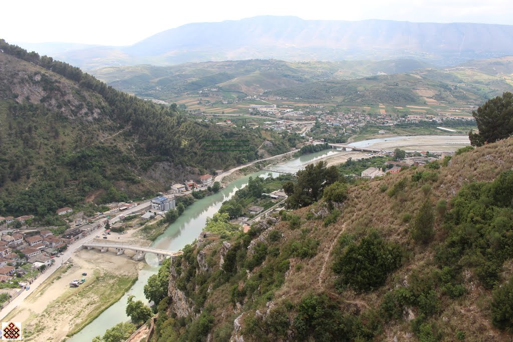 Osum river by Freek Geldof