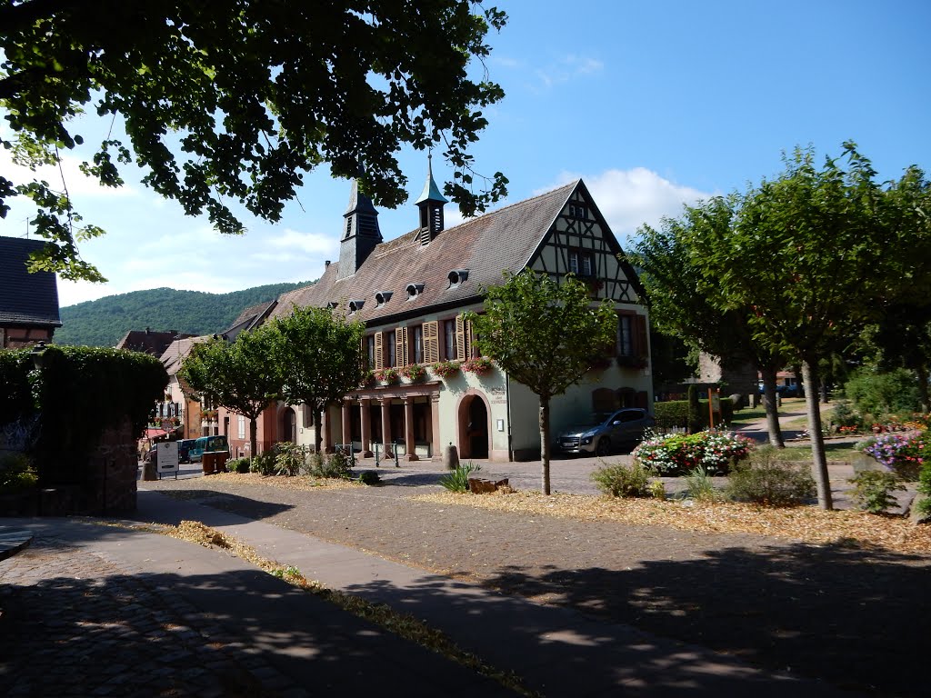 68240 Kaysersberg, France by Defawe Lucien