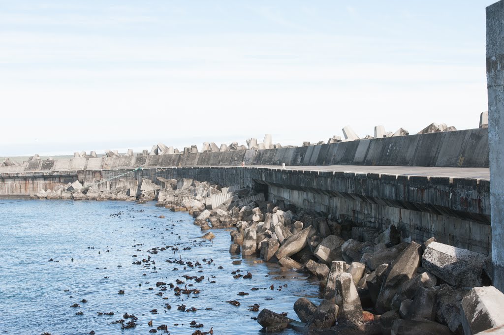 Hawe Weg, Gansbaai, South Africa by Deon Joubert