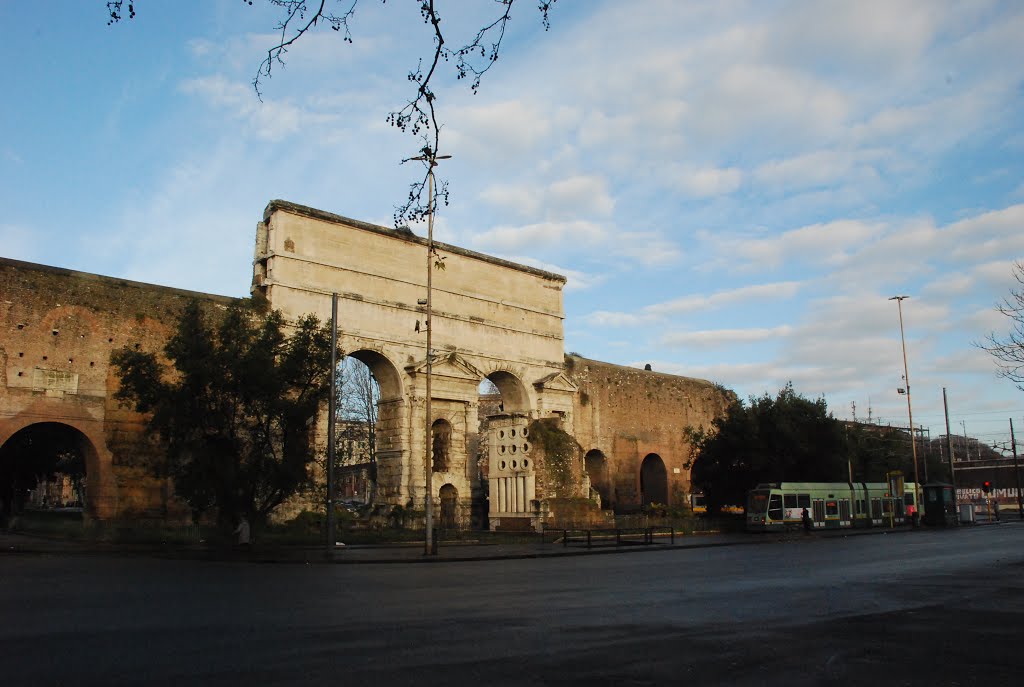 ROMA. PORTA MAGGIORE by Angel Barcelona