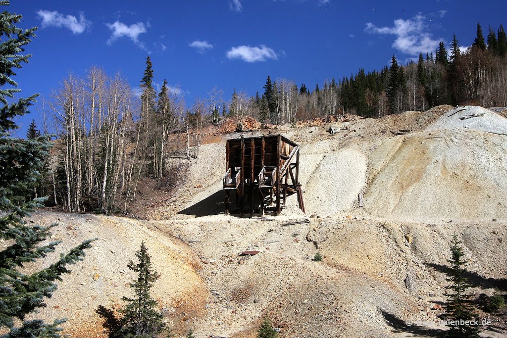 Guston-Robinson Mine by Thomas Galenbeck