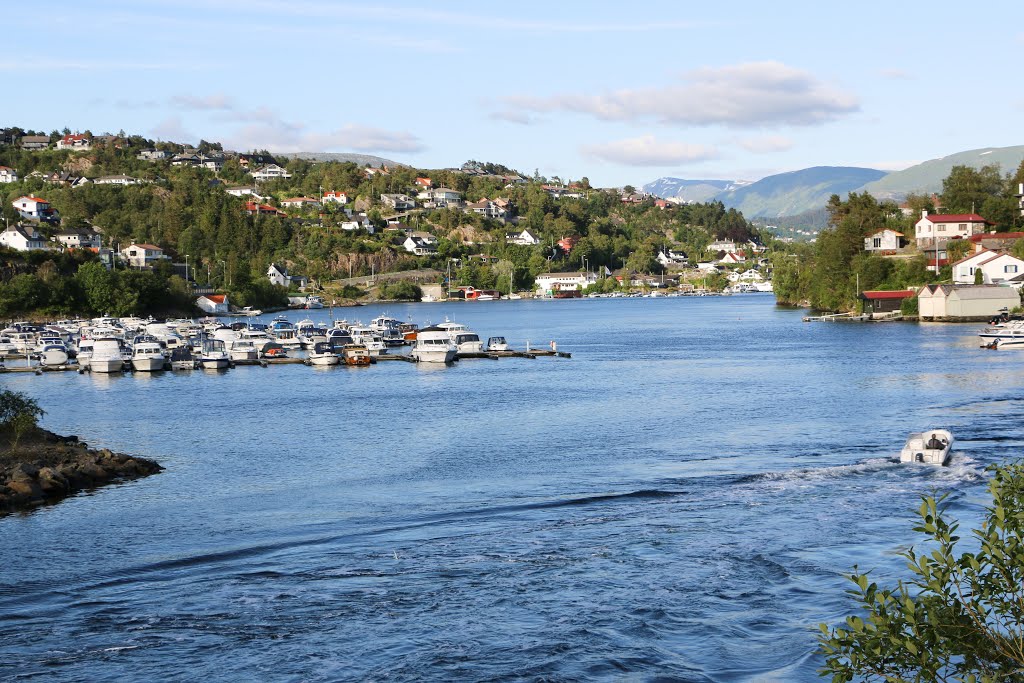 Nordåssstraumen by Truman Ha