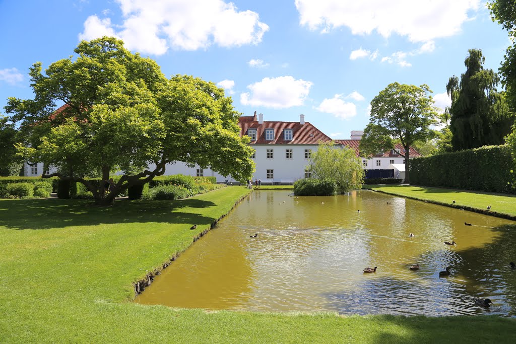 Odense Schloss, Kongens Have, Odense, Dänemark by Roland Wirz