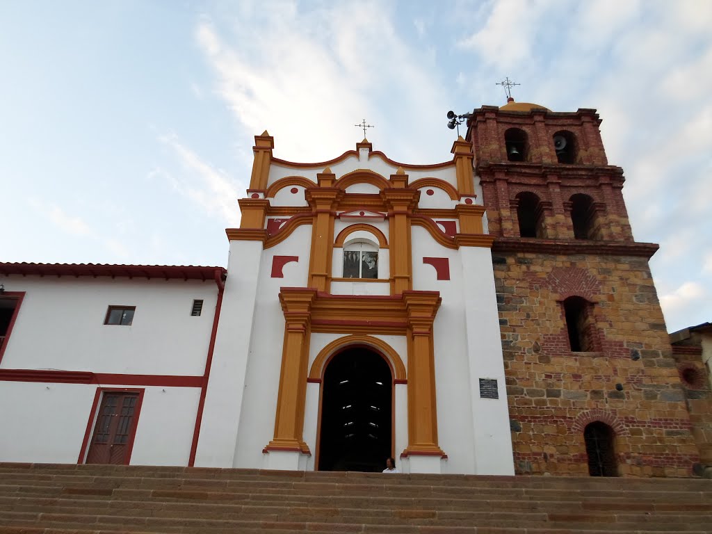 Iglesia Guavatá by Albert Gerena Castel…