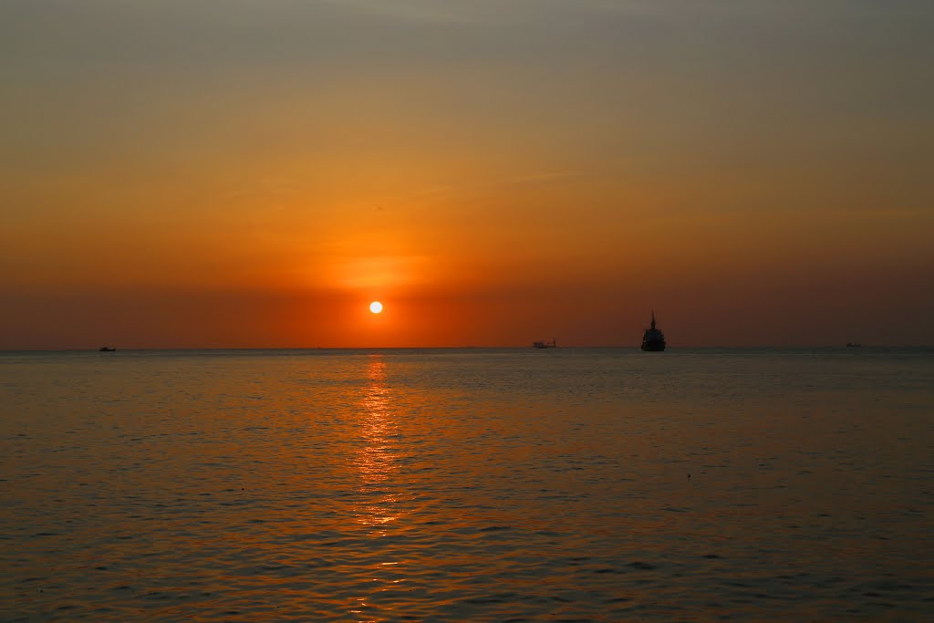 Vũng Tàu, Ba Ria - Vung Tau, Vietnam by Dần Lê