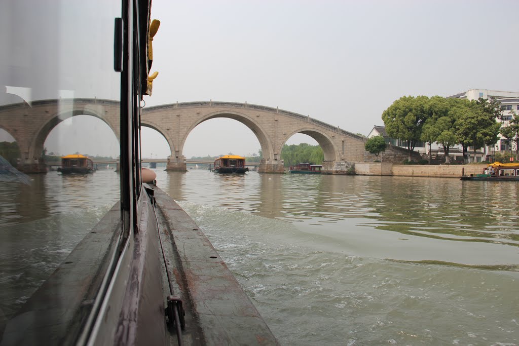 Brücke über den Kaiserkanal by HeinrichsTopplappen