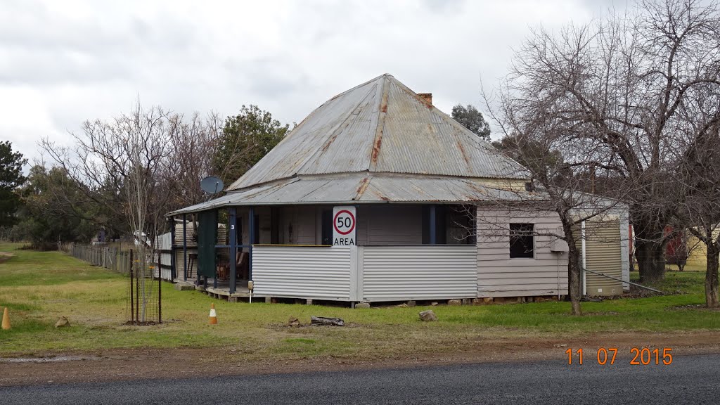 Wollar - An Old House - 2015-07-11 by Gary Edwards