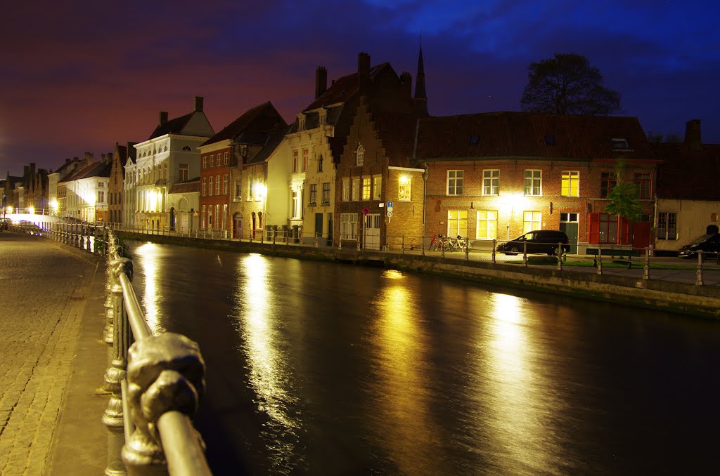 Night view of Bruges by 木下雅之