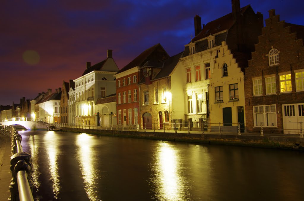 Night view of Bruges by 木下雅之