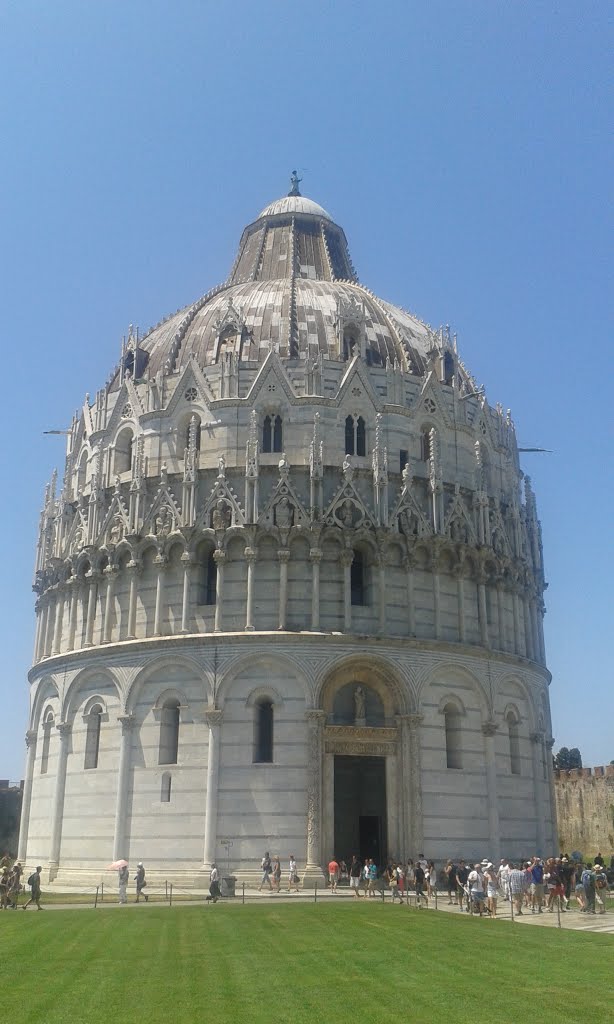 Piazza Dei Miracoli - Battistero by gabriele fraulini