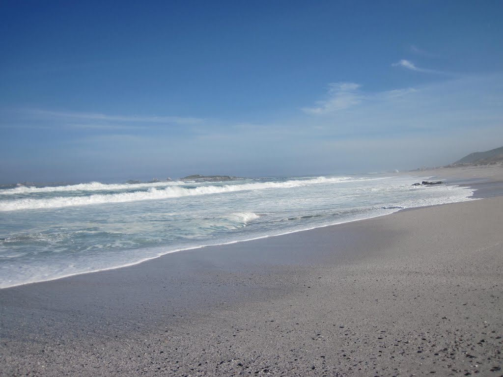 Beach at Tsaarsbank point by Charles Vrey