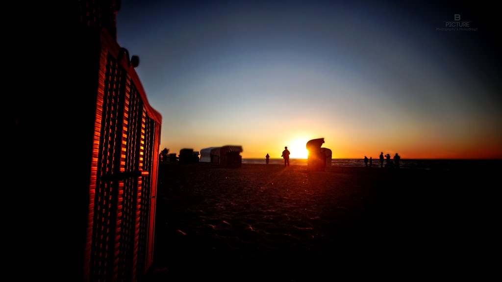 Strandkorb Richtung Sonnenuntergang Heiligenhafen by B | Picture