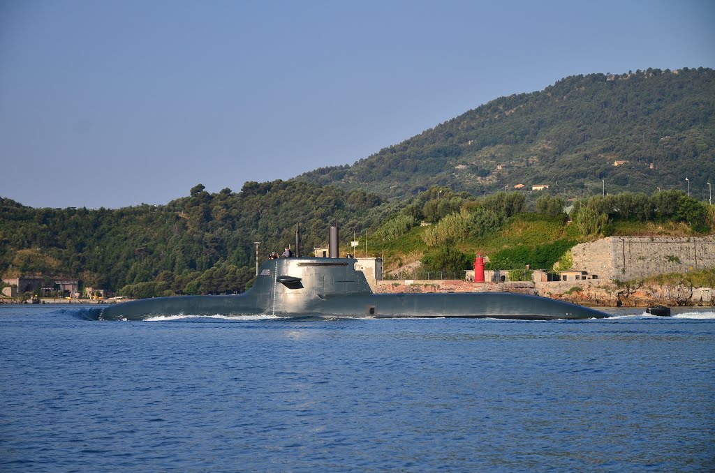 La Spezia - SMG Pietro Venuti S528 by attilio giacchè