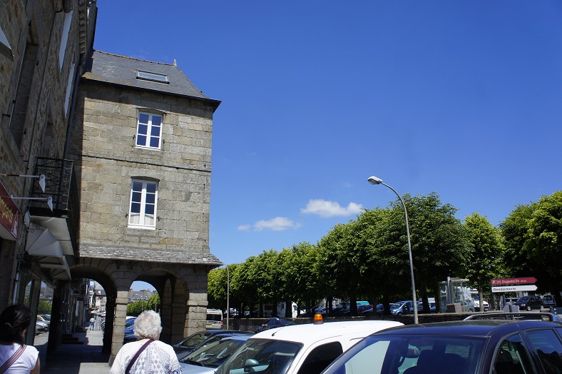 Place Duguesclin, 22100 Dinan, France by Paul HART