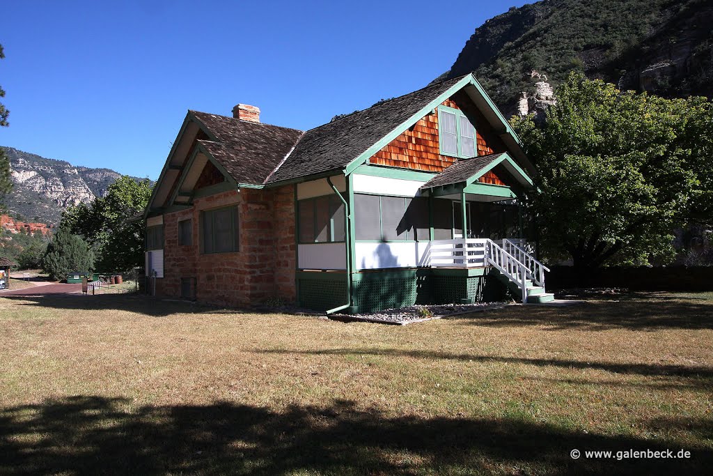 Pendley Home by Thomas Galenbeck