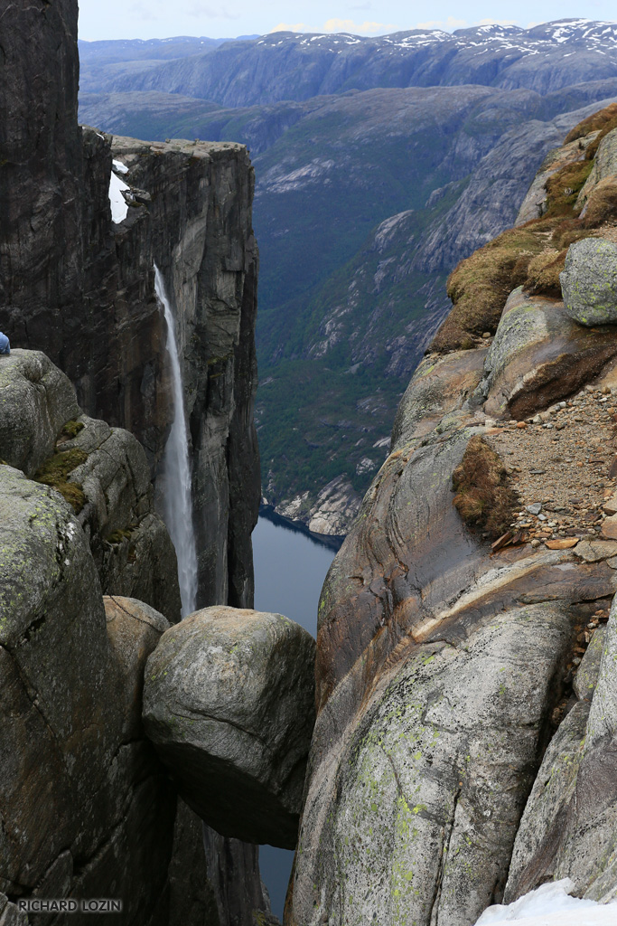 Kjerag-Bolten by Richard Lozin