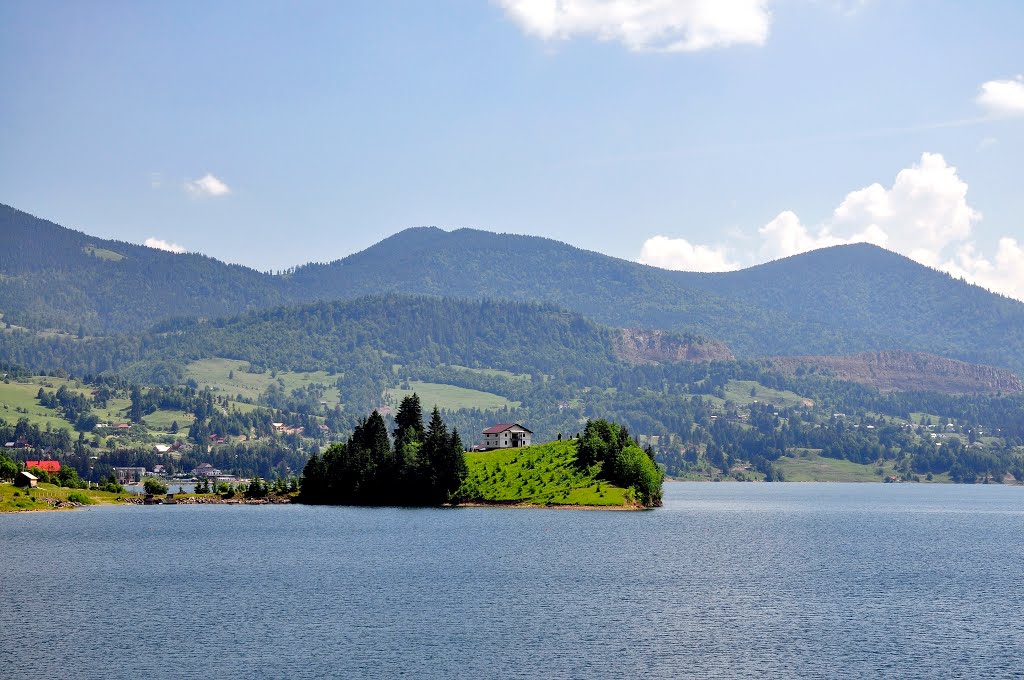 Colibita Lake - June 2015 by monerique