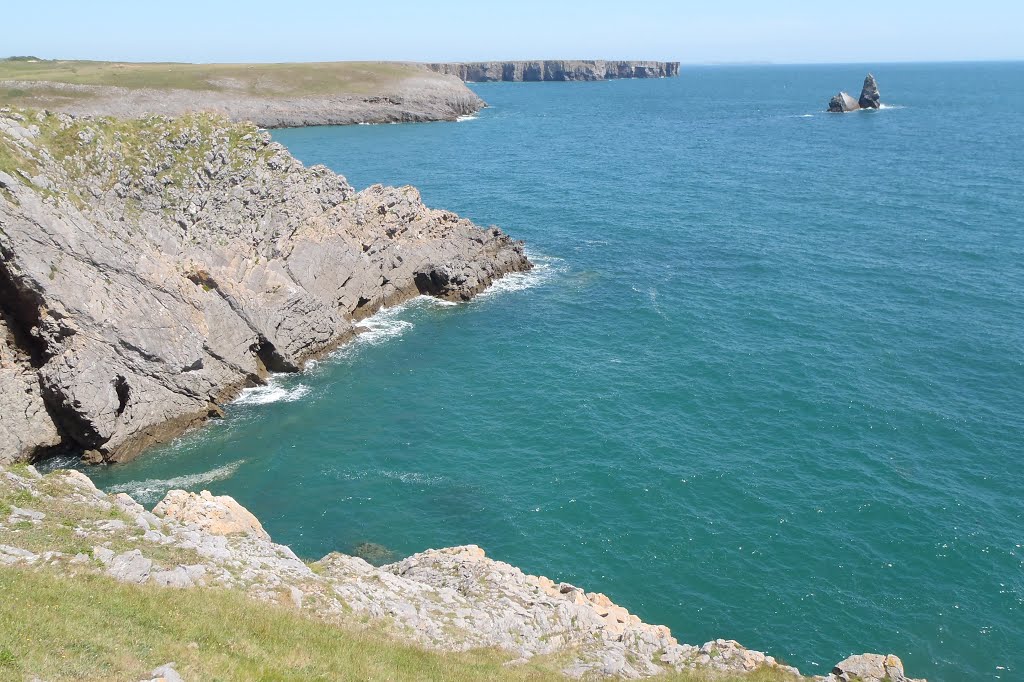 Broadhaven Bay by Meic W Caerdydd