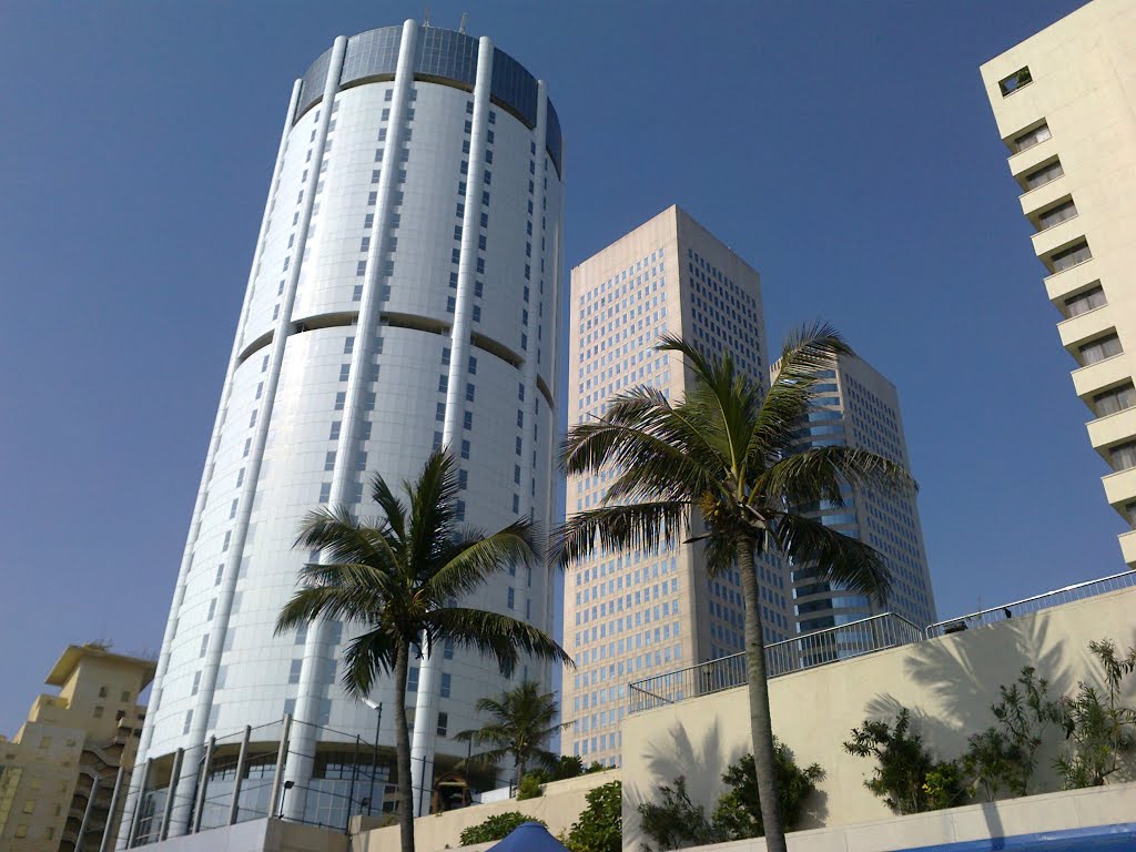 BOC Tower, Colombo by Yoshan Bisanka