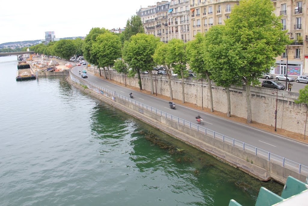 Voie Georges Pompidou by Roman Tcymbal