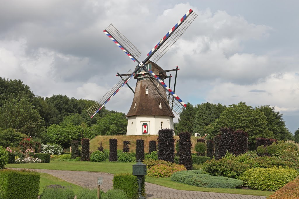 NL: Millheeze - Molen Laurentia by Gerrit Bruin