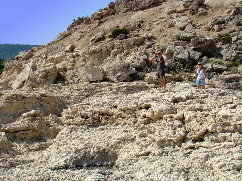 2008.06. - Ibiza, eroded, jagged coastline in Portinatx - Ibiza, erodált, csipkés tengerpart Portinatxban by Péter Farsang