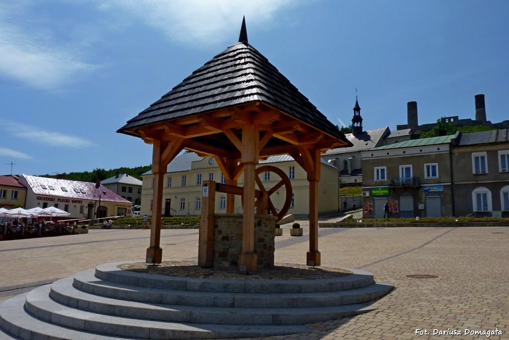 Chęciny. Rynek. by Dariusz Domagała