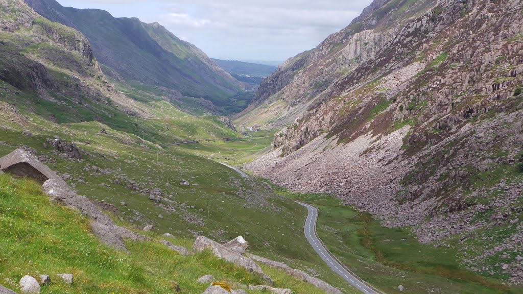 Llanberis by John Mulder