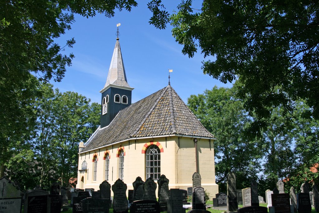 Kerk van Ferwâlde by Bert Kaufmann