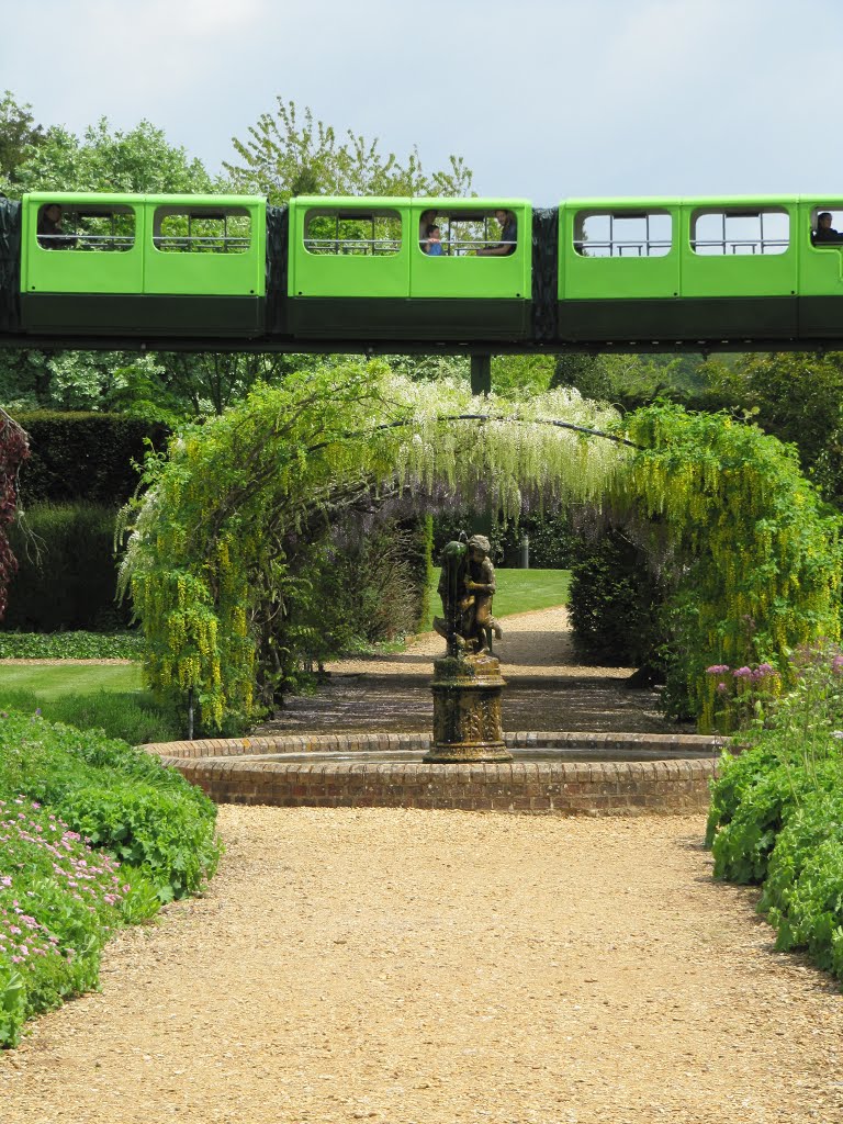 Beaulieu House, Palace Lane, Beaulieu, Brockenhurst, Hampshire by oldchippy