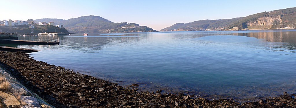 Mugardos y entrada de la Ría de Ferrol by Angel Filgueiras