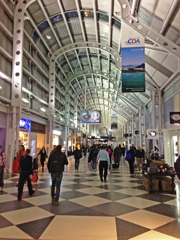 Chicago O'Hare International Airport concourse by pgmark