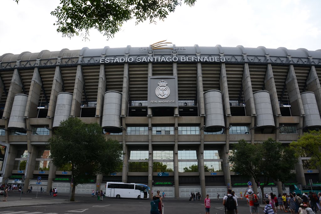 Real Madrid stadion by Lajos Gál