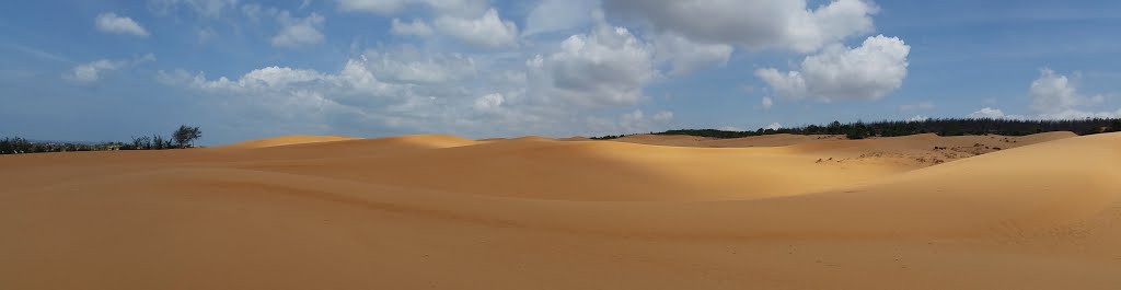 Mũi Né, Phan Thiet, Binh Thuan, Vietnam by Steven H. Chen