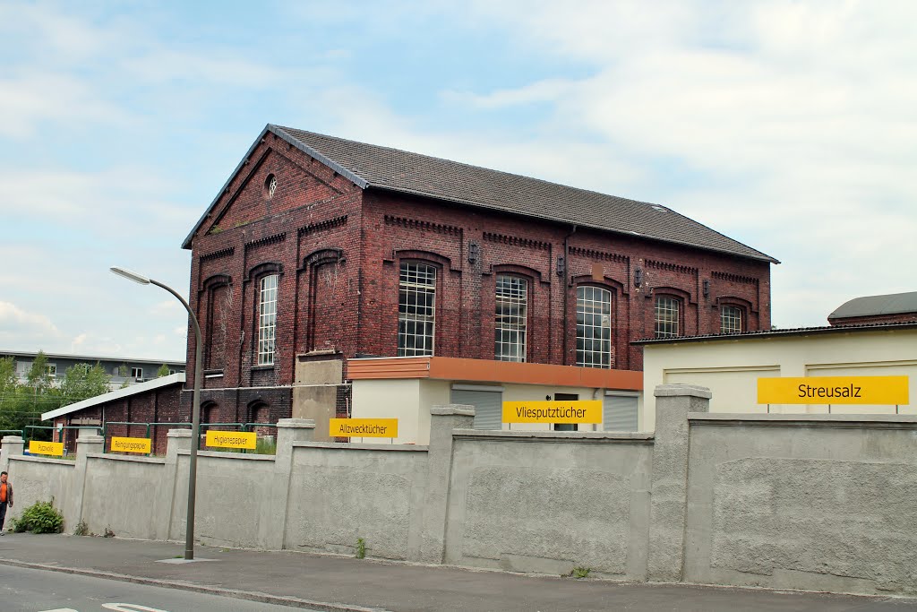 Zeche Bickefeld Tiefbau, ehem. Fördermaschinenhaus von Schacht Martin (Dortmund-Schüren) / 27.05.2015 by Daniil Bartholomae