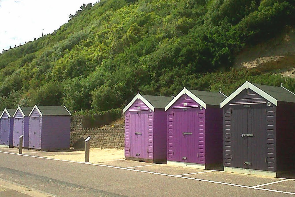 Beach huts at Bournemouth by Flygenring