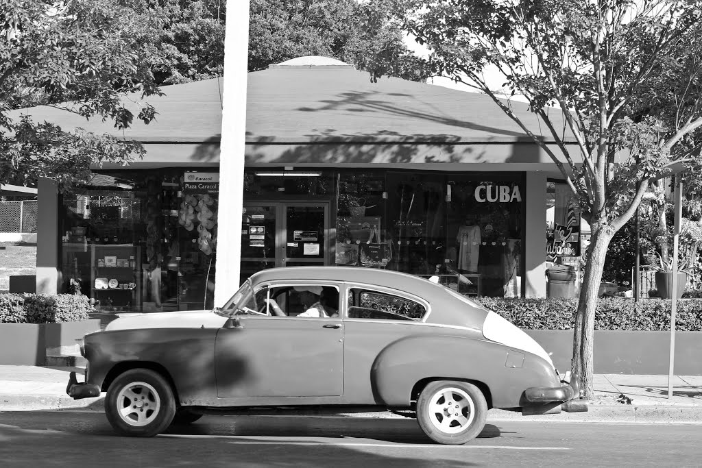 Varadero, Cuba by Jürgen Lange