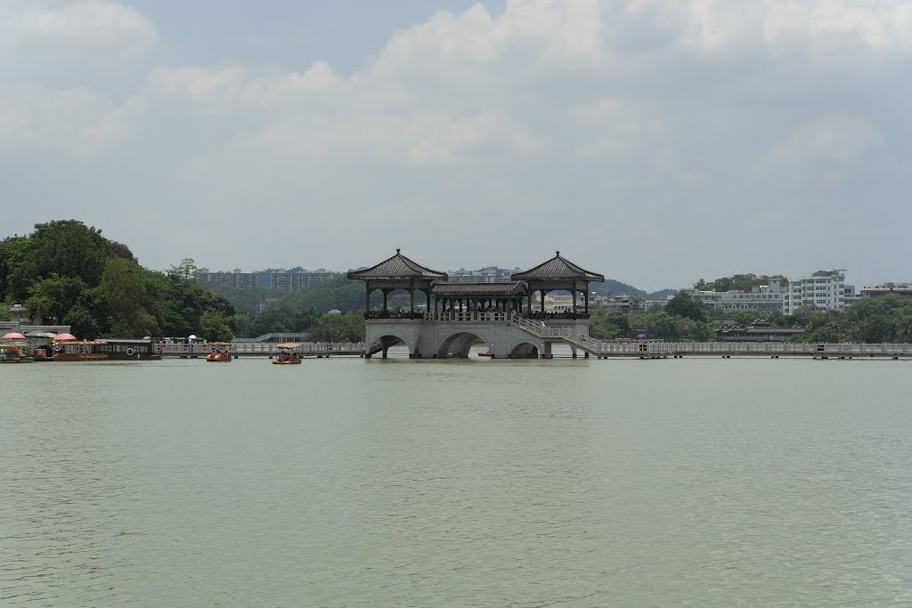 Huizhou - small West Lake by Sven Hagenberg