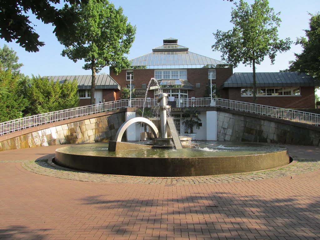 Düsseldorf-Oberbilk, Düsseldorf, Germany by Juergen Fischer