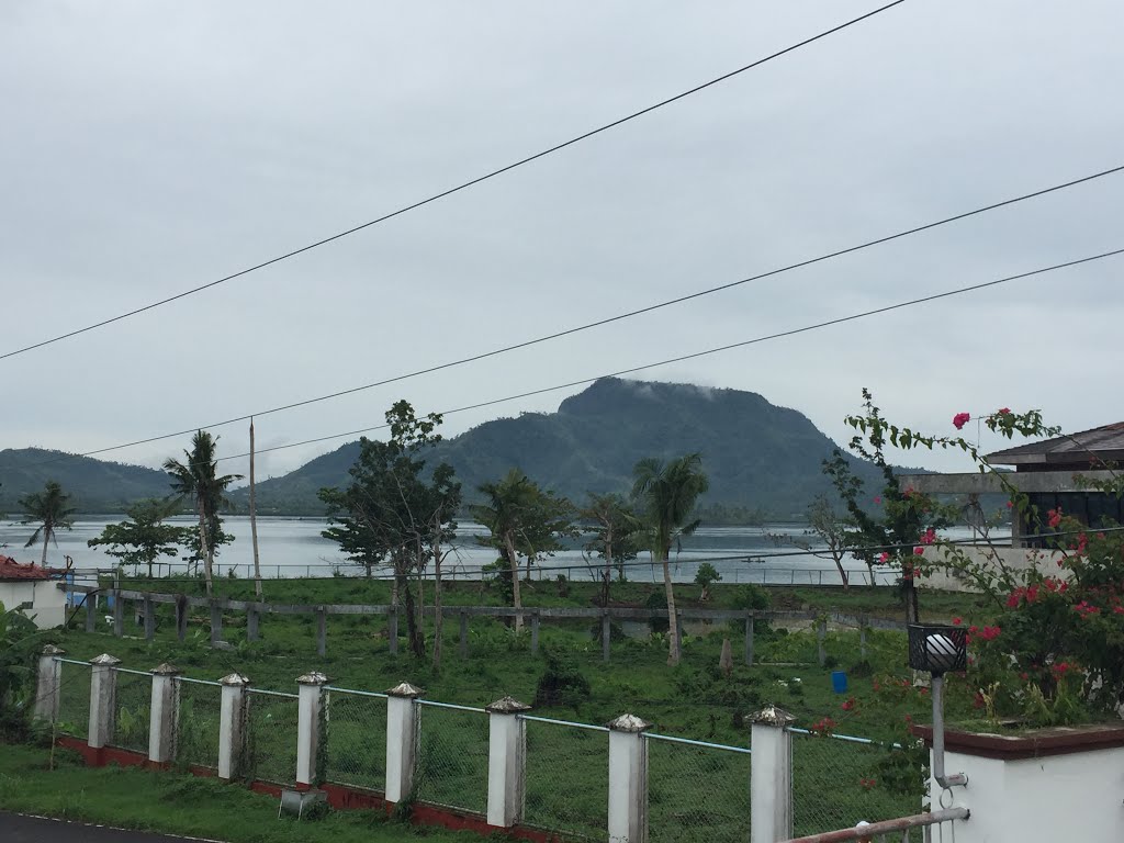 Cabalawan, Tacloban City, Leyte, Philippines by Maurice Tobon