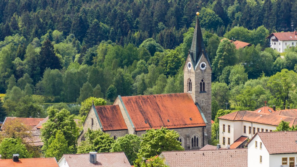 Blick auf die Kirche St. Anna in Neuschönau vom Aussichtsturm am Baumwipfelpfad aus by moatlspeed