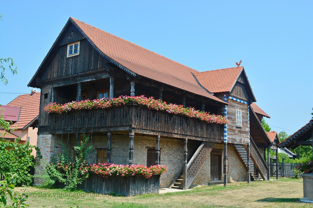 OLD Wooden house by miroslav.vajdic