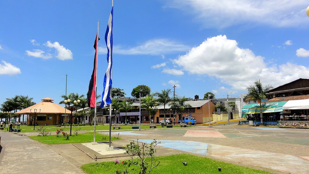 NICARAGUA Parque del Malecón, San Carlos by Talavan