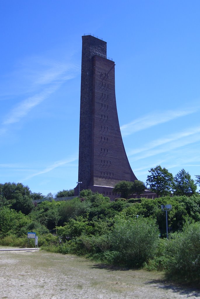 *Marine-Ehrenmal* mit Aussichtsplatform - Laboe [85°] (i) by Jens H.