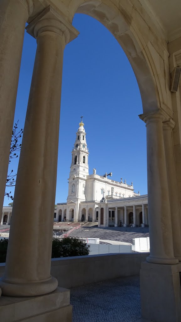 Santuário de Fátima, Fátima, Portugal by Paulo Yuji Takarada