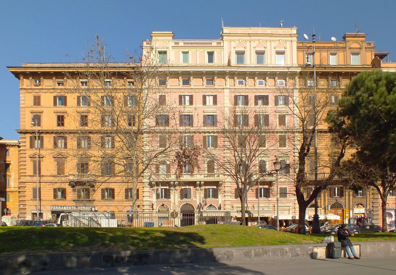 Rzym #241 Piazza del Risorgimento by Artur Ziembaczewski